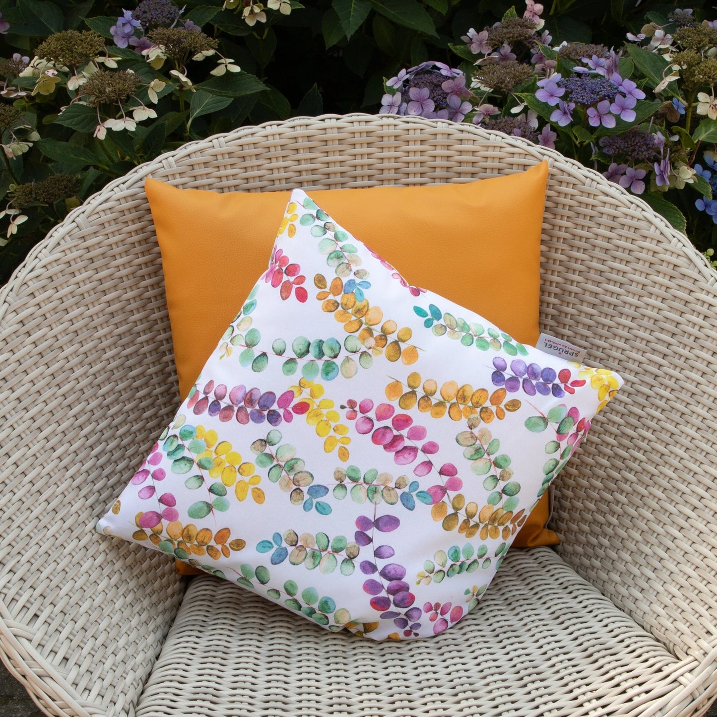 Kissenhülle Ranken Aquarell - Organic Blossom 40x40 cm