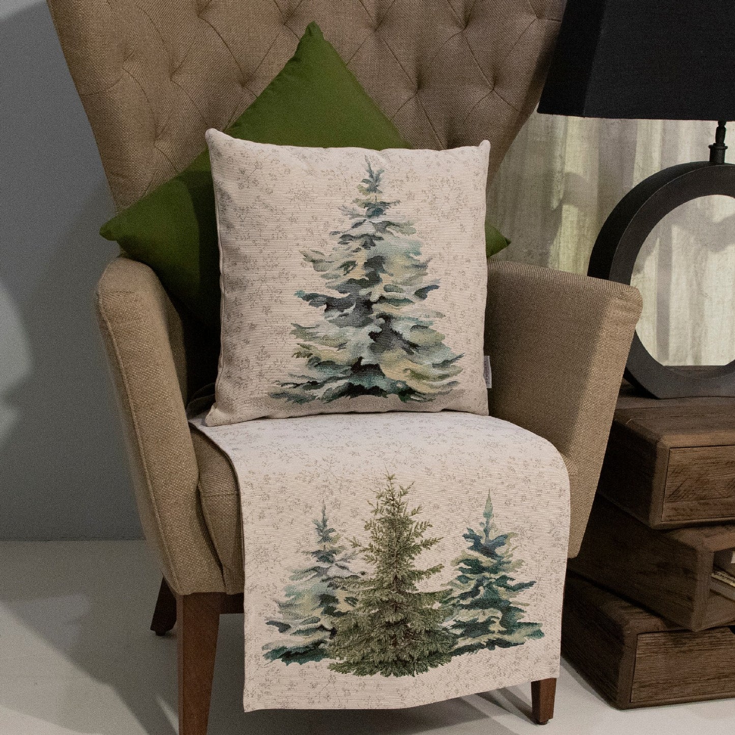 Gobelin Tischband mit Tannenbäume und Schneeflocken - Neoteric Forest - 45/150 cm - SPRÜGEL