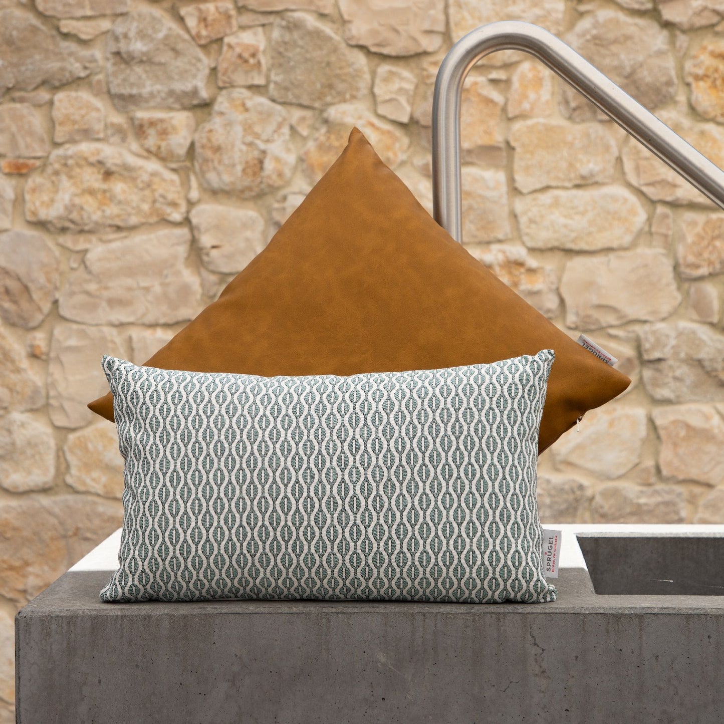 braune Kunstleder Kissenhülle - Poemia solid cognac - 45x45 cm