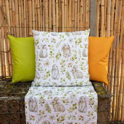 Tischdecke mit Hasen und botanischen Zweigen - Rabbit Herbage 110x110 cm