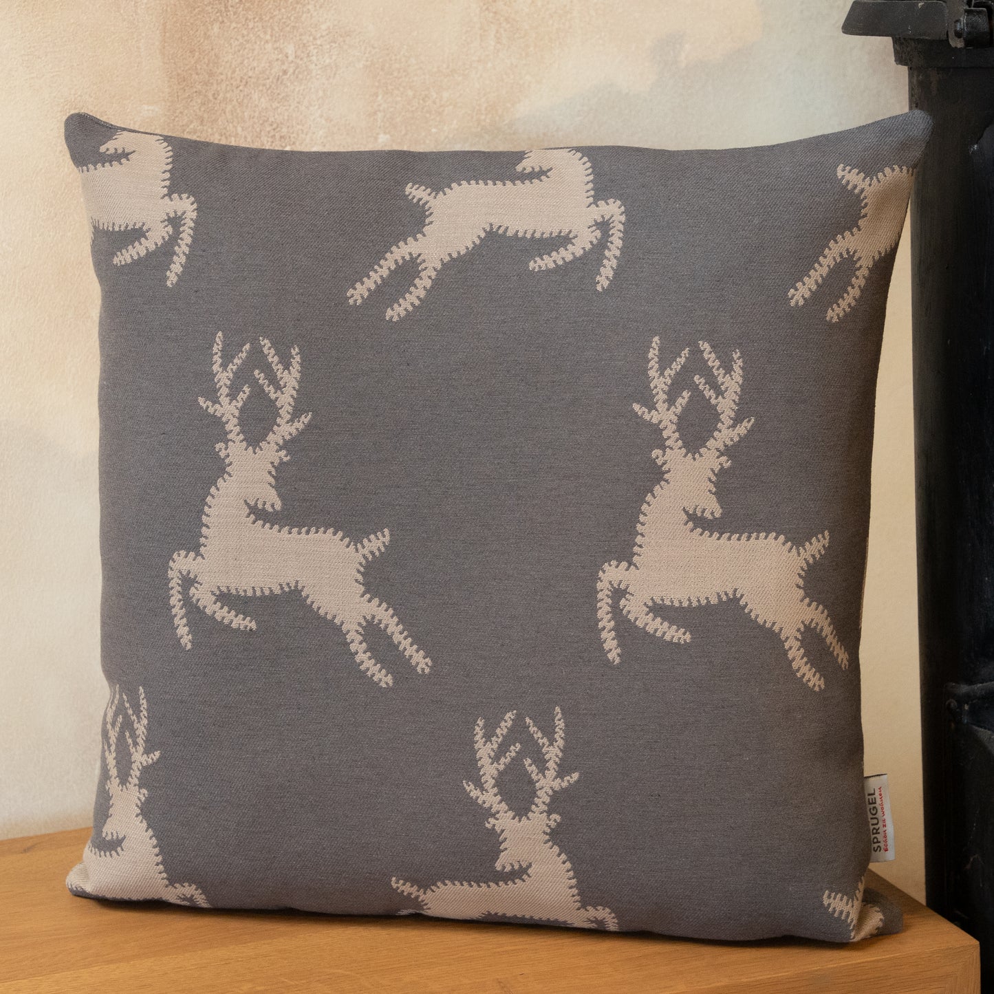 Kissenhülle Felix Deer Grau 50x50 cm | Fein & Glatt - Hirsch Beige Hellgrau Landhaus