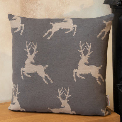 Kissenhülle Felix Deer Grau 50x50 cm | Fein & Glatt - Hirsch Beige Hellgrau Landhaus