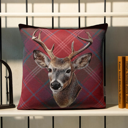 Gobelin Kissenhülle mit Hirsch im Chalet-Stil - Check Deer rot 45x45 cm